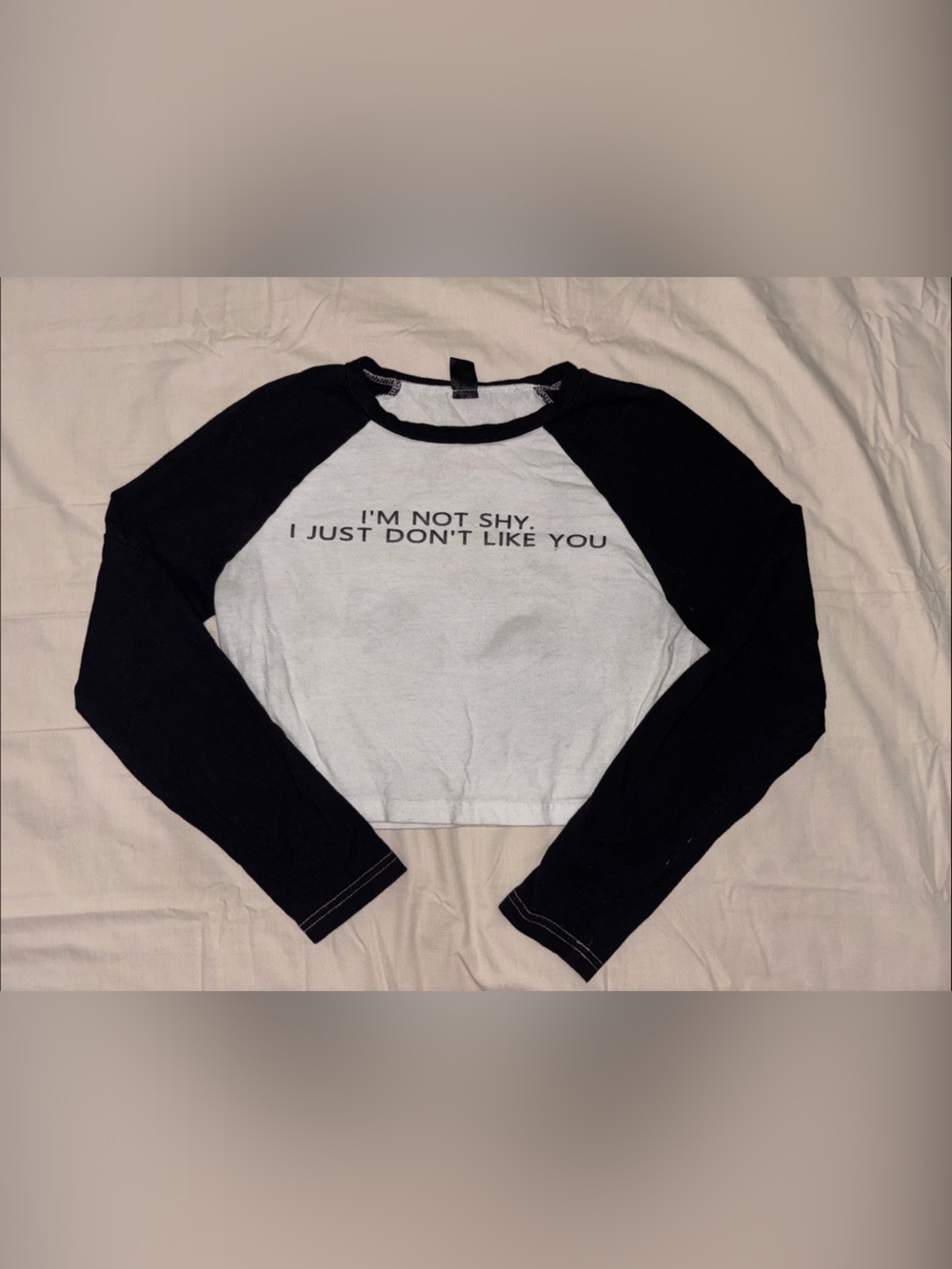SHEIN Black & White Raglan Cropped Graphic Long-Sleeve Top